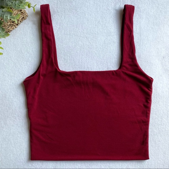 Sleeveless Burgundy Crop Top - Picture 2 of 4